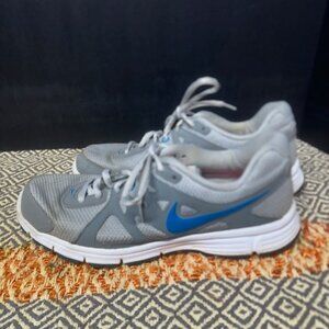 Nike Revolution 2 Woman Size 9.5